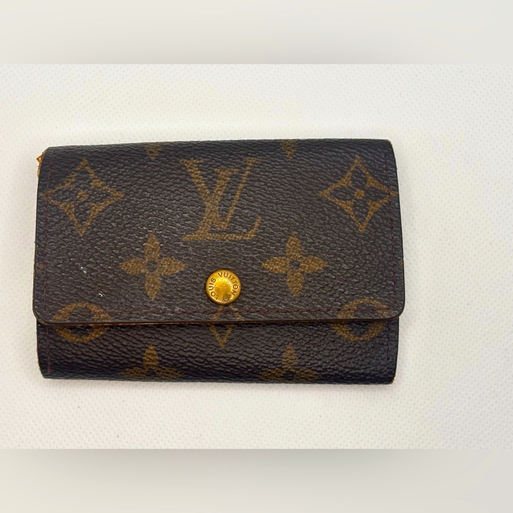 Authentic Louis Vuitton Monogram 6 Key Holder Case